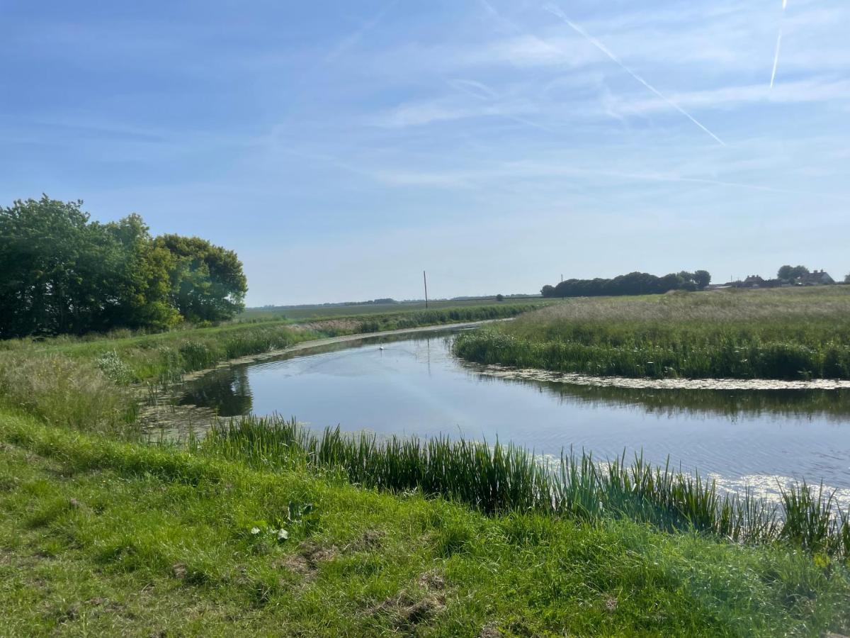 Luxury Glamping At The Riverside Hotell Skegness Exteriör bild