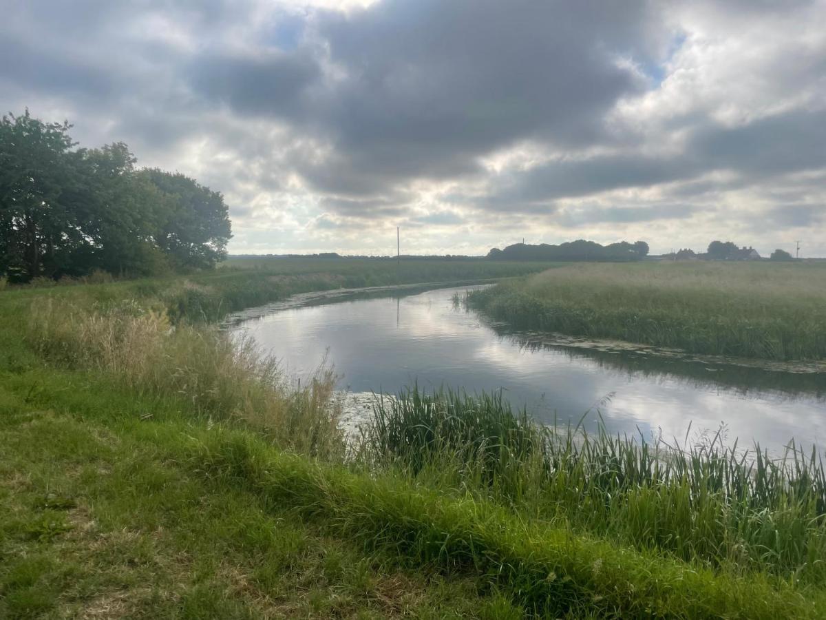 Luxury Glamping At The Riverside Hotell Skegness Exteriör bild
