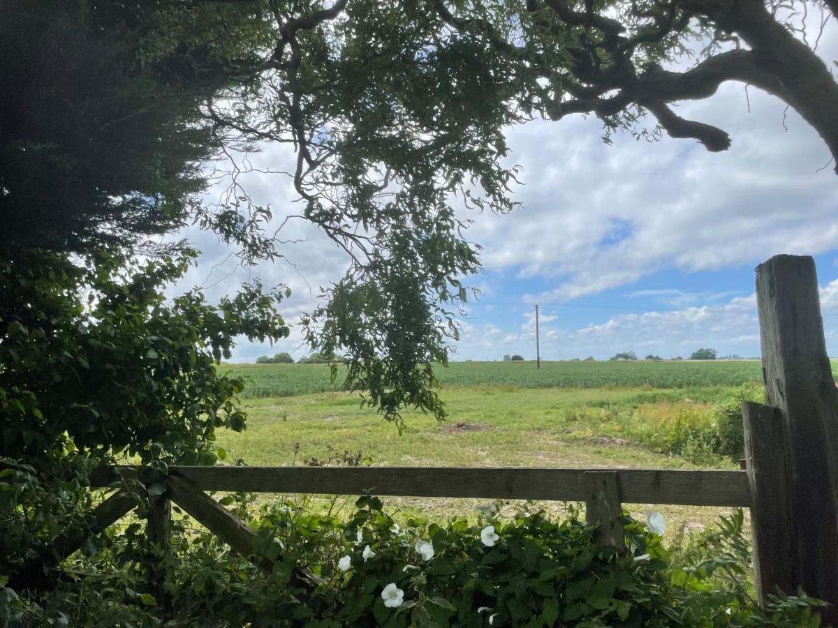 Luxury Glamping At The Riverside Hotell Skegness Exteriör bild