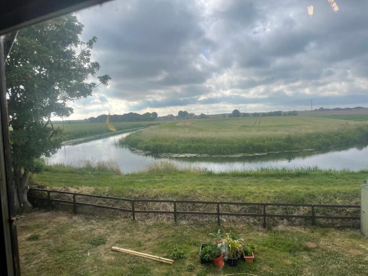 Luxury Glamping At The Riverside Hotell Skegness Exteriör bild