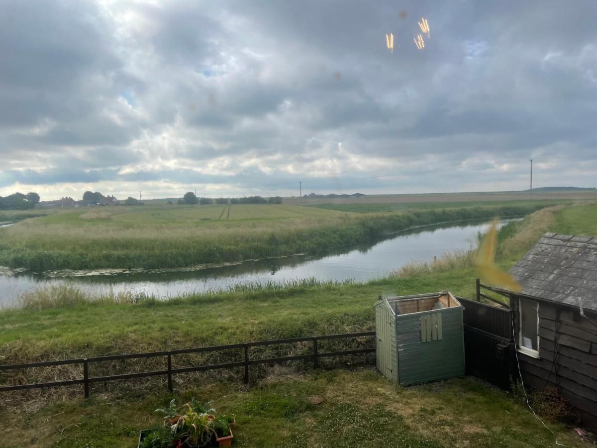 Luxury Glamping At The Riverside Hotell Skegness Exteriör bild